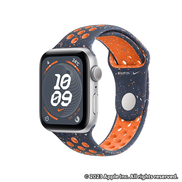 Apple Watch SE (GPSモデル) 44mmシルバーアルミニウムケースとブルーフレームNikeスポーツバンド M/L